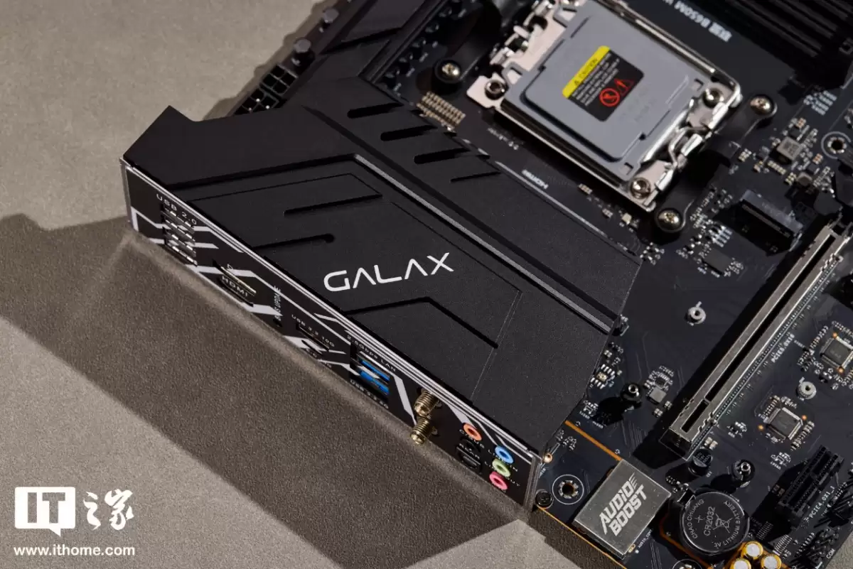 【IT之家开箱】影驰联盟B650M Wi-Fi 黑武士 PLUS主板图赏:硬核「黑武士」再临