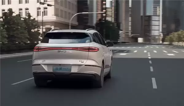 接棒宋PLUS DM-i 比亚迪海狮06上市百天下线10万辆！