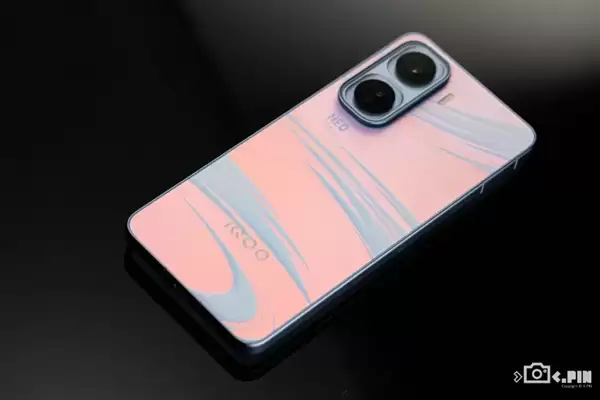 2599买骁龙8至尊版芯片 iQOO还在买芯片送手机