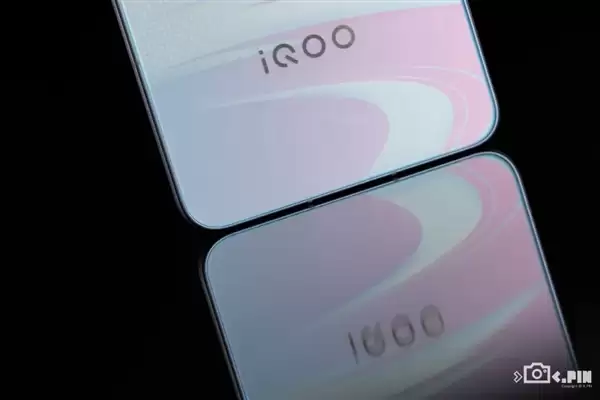 2599买骁龙8至尊版芯片 iQOO还在买芯片送手机