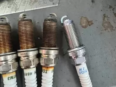 火花塞更换周期揭秘：小部件大影响