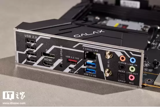 【IT之家开箱】影驰联盟B650M Wi-Fi 黑武士 PLUS主板图赏:硬核「黑武士」再临