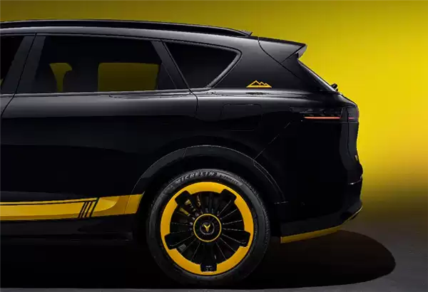 27.99万元 岚图FREE+运动定制版上市：换装专属新皮肤