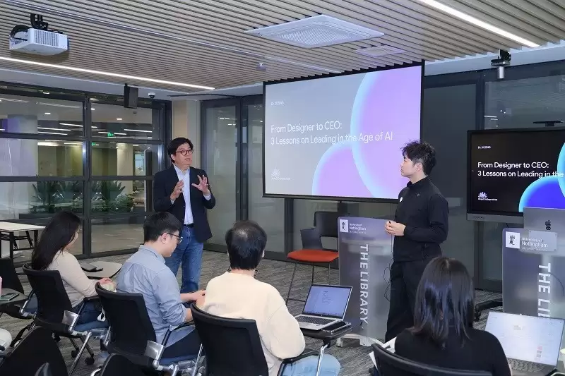 从设计师到CEO：曾熙博士在诺丁汉大学分享“AI时代的创造力与领导力”