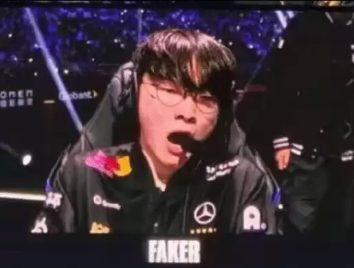 Faker哈欠引热议,T1横扫TES挺进S15决赛