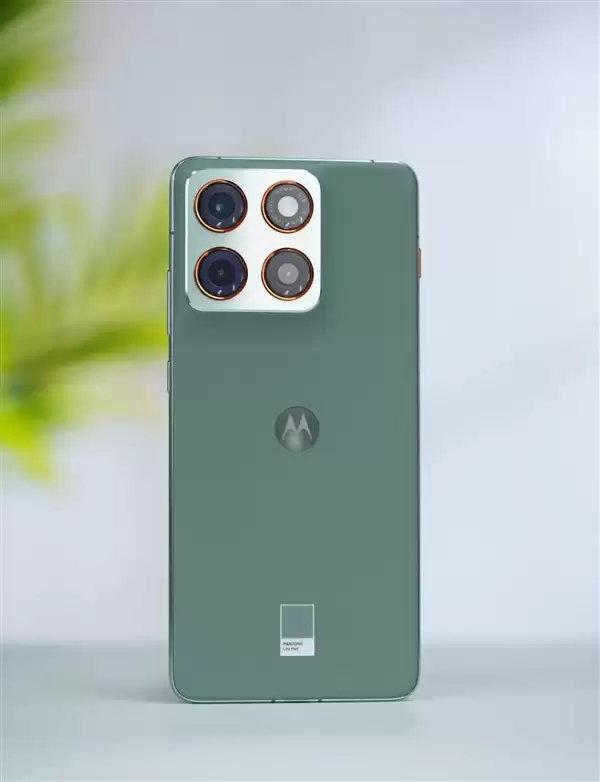 5.99mm超薄机身！联想moto X70 Air图赏