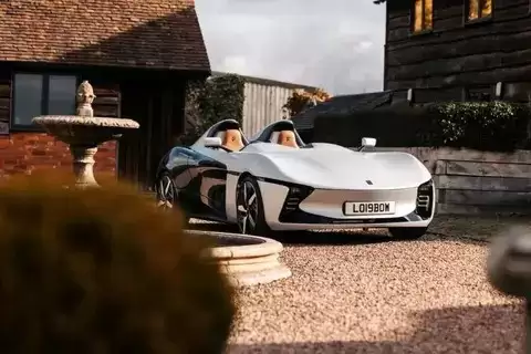 前特斯拉工程师推轻量化电动跑车Longbow Speedster