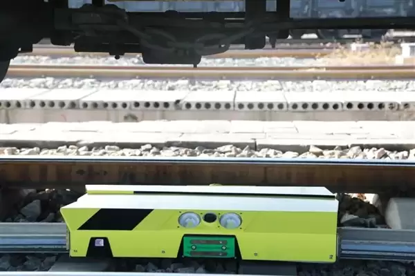 106节车厢的超长火车震撼再现！一次载重1.2万吨