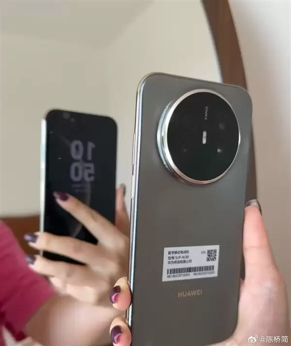 华为Mate 70 Air真机偷跑 侧边指纹、居中大圆后摄