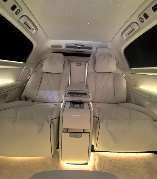 车上看电影也能身临其境！尊界S800支持4D座椅振感功能