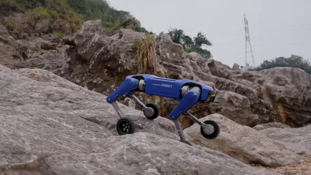 7499 元全球首款家庭智能机器人：越疆 Rover X1 机器狗发布，能搬东西能跟拍