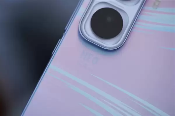 同档唯一2K LTPO屏！iQOO Neo11图赏