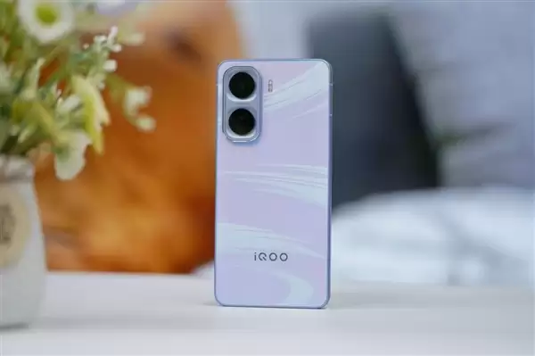 同档唯一2K LTPO屏！iQOO Neo11图赏