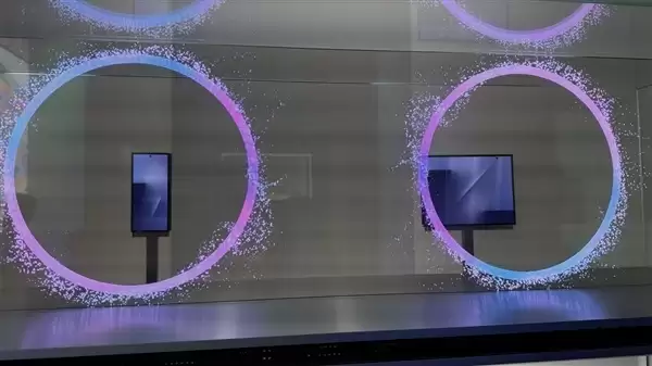 华为Mate XT唯一对手!三星首款三折叠Galaxy Z TriFold现身