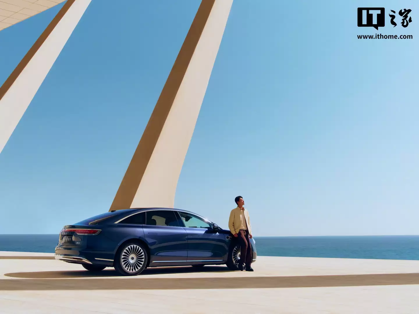 鸿蒙智行新款享界S9“全景智慧旗舰轿车”官宣即将开启预订,本月上市