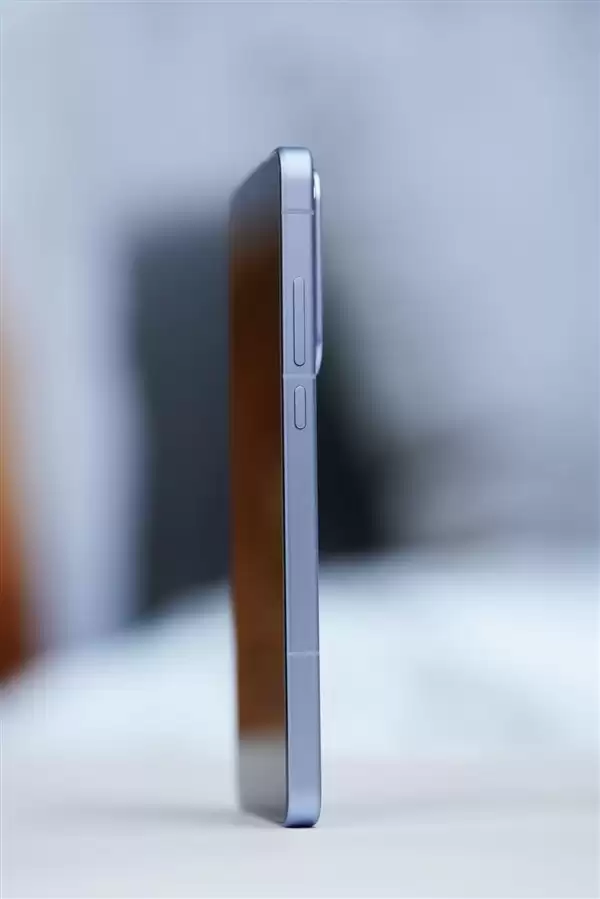 同档唯一2K LTPO屏！iQOO Neo11图赏