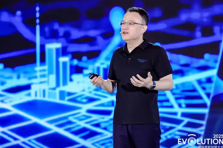 四维图新CEO程鹏：不做第一个吃螃蟹的人，2028年AI营收将占七成