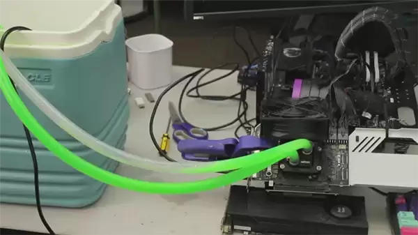 Intel B580用汽车防冻液降温超频：-17℃创新世界纪录！性能提升16%