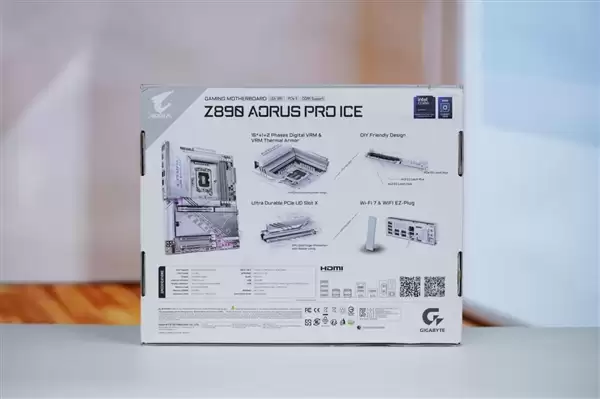 雪景房主机必看！技嘉电竞冰雕Z890 AORUS PRO ICE主板图赏