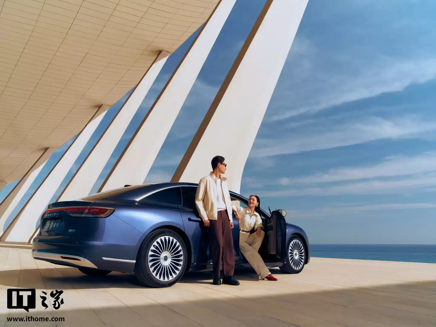 鸿蒙智行新款享界S9“全景智慧旗舰轿车”官宣即将开启预订,本月上市