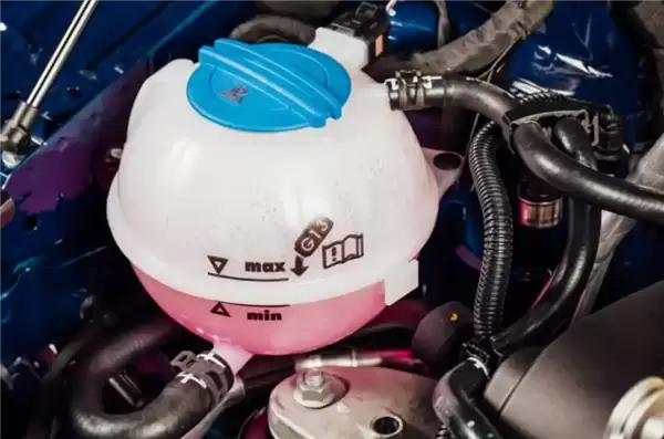 逼理想主动召回一万台MEGA 为什么是小小的冷却液