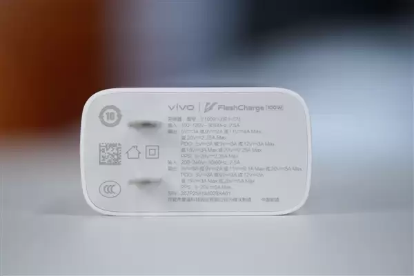 同档唯一2K LTPO屏！iQOO Neo11图赏