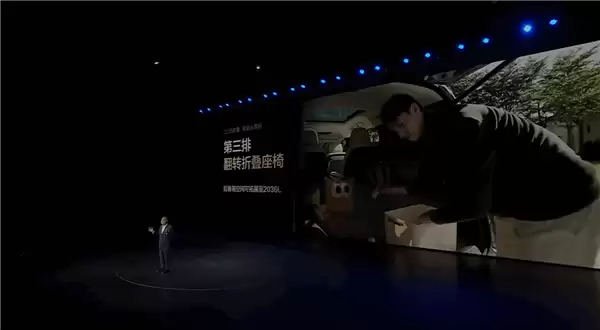 中大型混动MPV卖到20万以内！2026款比亚迪夏上市：置换价19.68万起