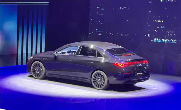 直言“不是杂牌电动车” 全新纯电奔驰CLA上市：24.9万起