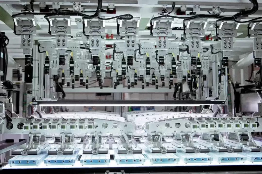 破局产业化难题！蜂巢能源2.3GWh半固态电池产线落地，定义量产新基准
