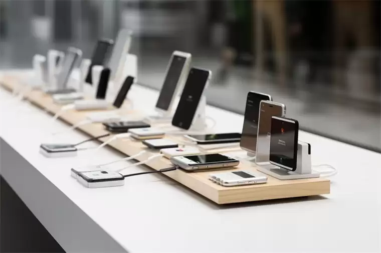 股神大动作！传巴菲特将再次减持苹果股票，此前曾称其为伯克希尔拥有最佳企业之一【附智能手机行业市场竞争分析】