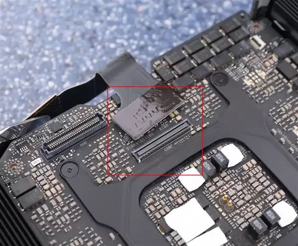 PCIe接口损坏 2万元的RTX 5090原地报废！NVIDIA终于同意换新