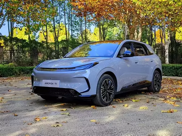 上市不到1月交付就破万台 6.28万起的极狐阿尔法T1为何能一举破圈