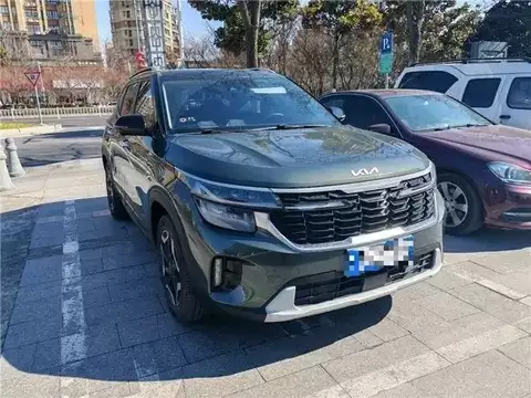 起亚赛图斯：年轻化设计与实用性能的完美平衡