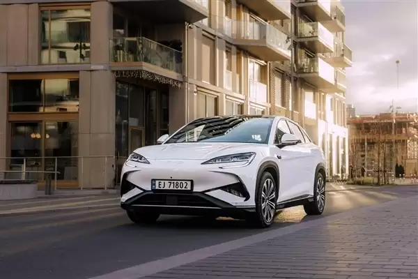 比亚迪在英国卖爆了！10月销量接近特斯拉7倍