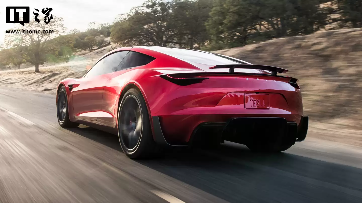 消息称特斯拉已在今年夏天重启Roadster纯电超跑开发工程，距离量产还有两三年