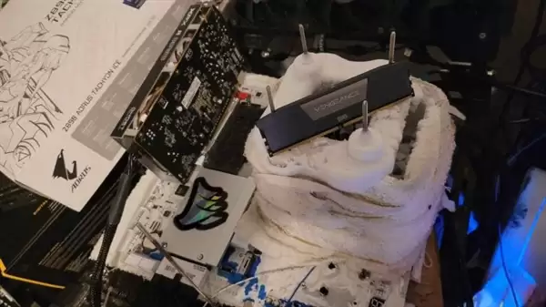 DDR5超频世界纪录迈出一大步！达到惊人13153MT/s