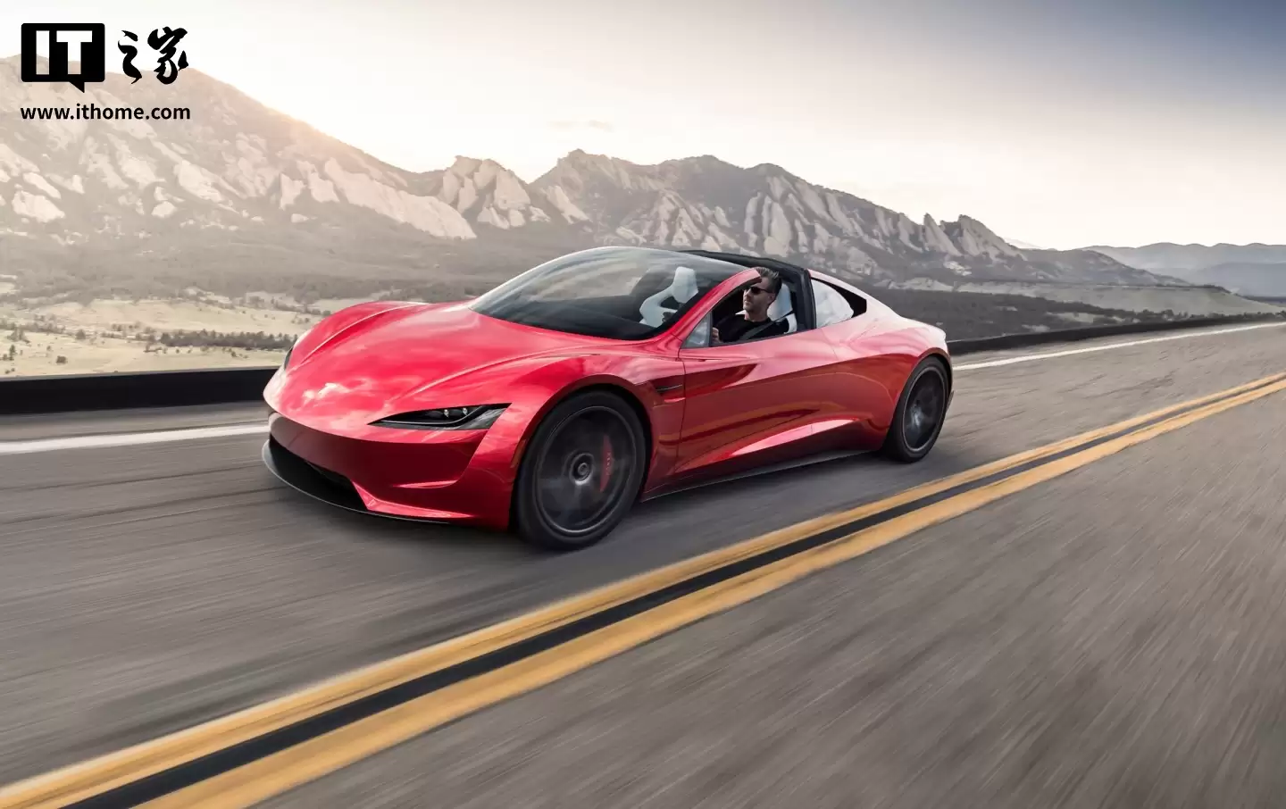 消息称特斯拉已在今年夏天重启Roadster纯电超跑开发工程，距离量产还有两三年