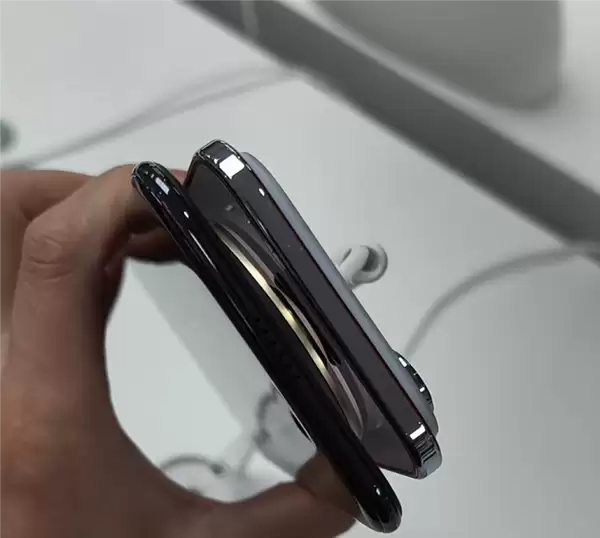 都叫Air!华为Mate 70 Air与iPhone Air真机对比来了