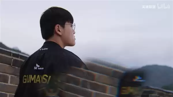 场上唯一的中国人！《英雄联盟》25年S赛决赛开幕式宣传片发布