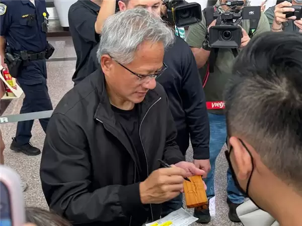 年内第四次:黄仁勋乘专机造访中国台湾!直奔台积电3nm厂区