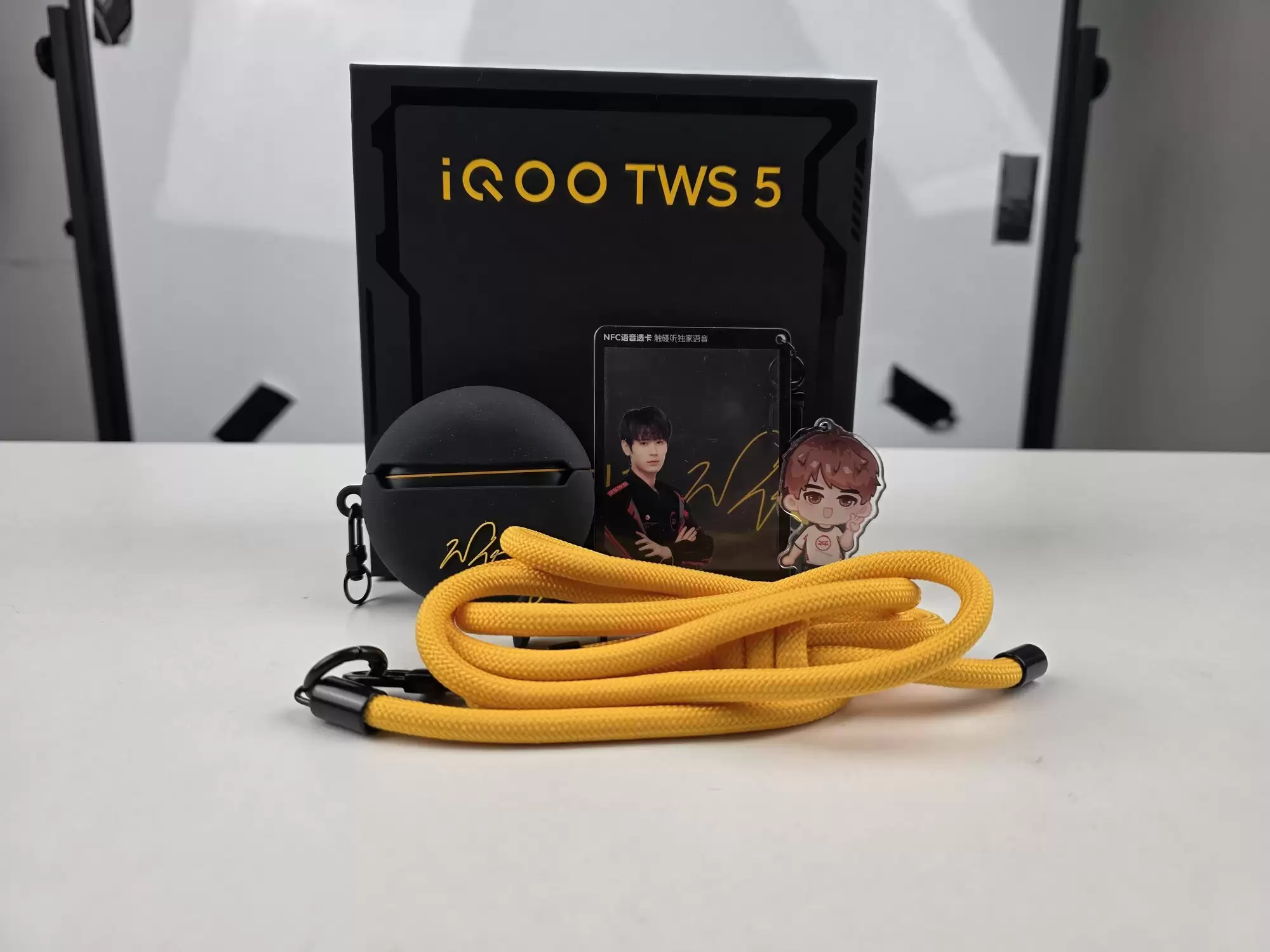 iQOO TWS 5无畏限定礼盒鉴赏 全家桶全面防护