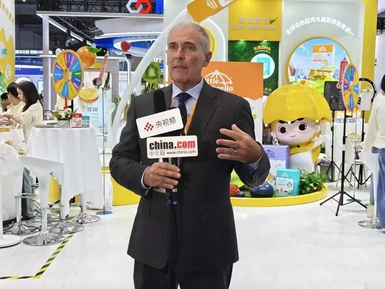 新西兰商务参赞到访LittleUmbrella小小伞展位，助力中新经贸深化合作