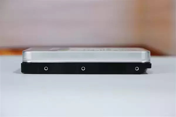 每碟片3TB！希捷银河Exos M 30TB硬盘图赏