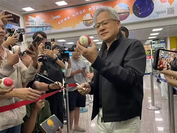 年内第四次:黄仁勋乘专机造访中国台湾!直奔台积电3nm厂区