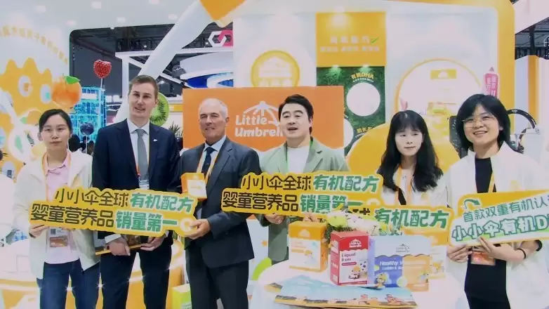 新西兰商务参赞到访LittleUmbrella小小伞展位，助力中新经贸深化合作