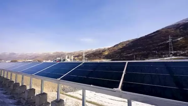 川西一高速铺上电热毯：冬天不用撒盐除雪 车辆全天通行