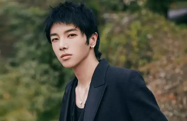 华晨宇20万入股LGD分部 曾征战和平精英联赛