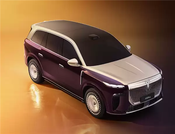 国产“迈巴赫GLS”!岚图泰山官宣11月18日上市:800V超混+鸿蒙座舱