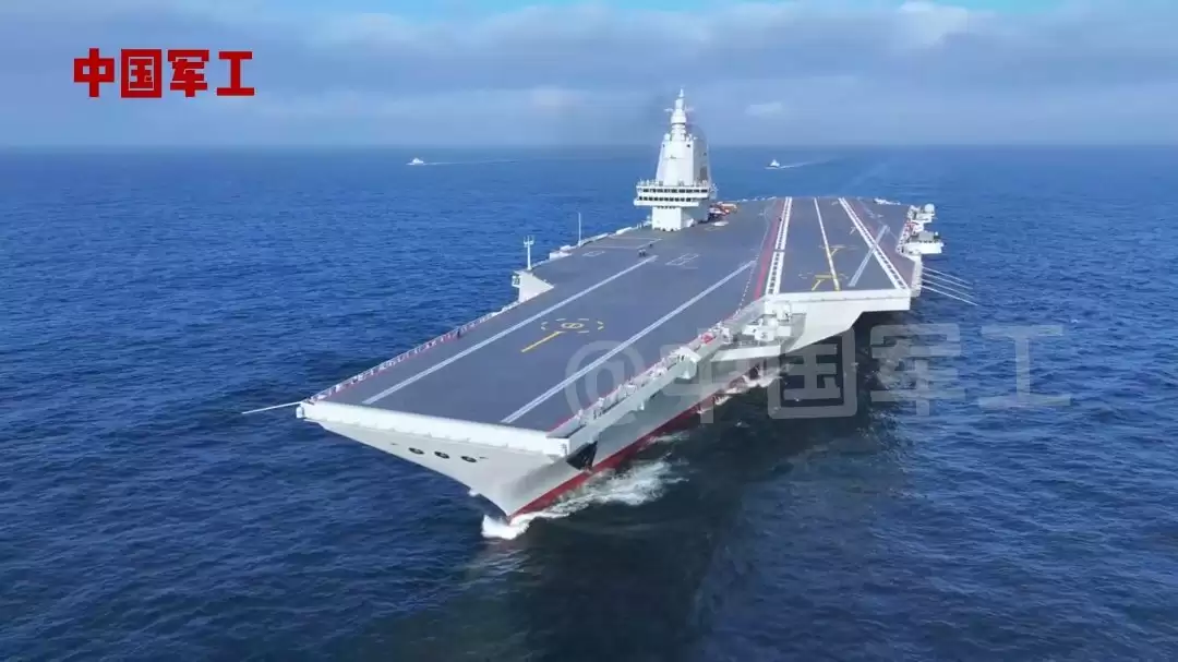 中国军工发布福建舰航空母舰海试高清视频：知道你们已经等两天了，别急
