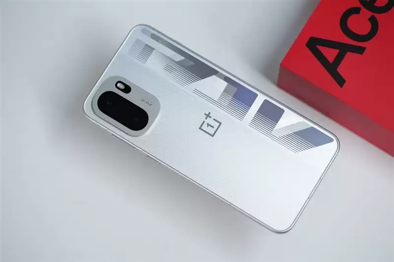 同档唯一165Hz!一加Ace 6评测体验:打游戏的不二之选